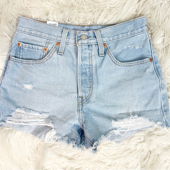 LEVIS 501 BUTTON FLY CUT OFF DENIM JEAN
SHORTS WOMENS SZ 26 - Picture 4 of 5